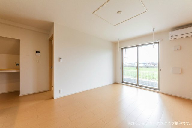 Ａｖｅｎｉｒ　Ⅱの居間・リビング