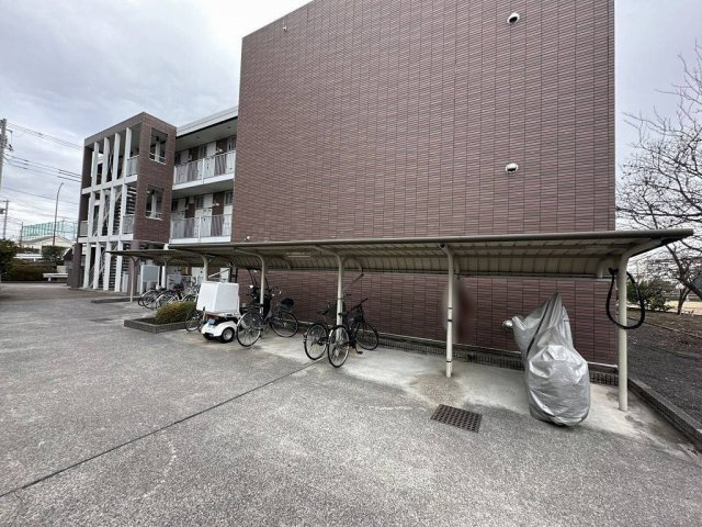 レオパレスグランパルク小柳のその他