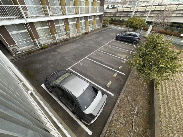 レオパレスグランパルク小柳のその他