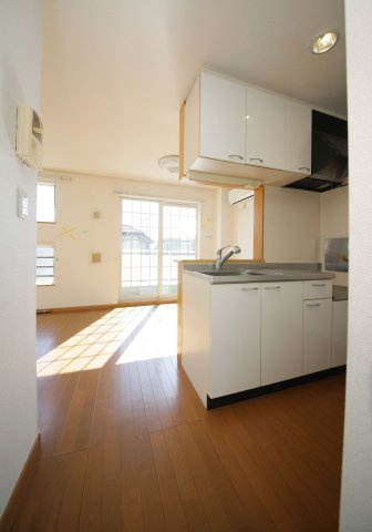 ラ・メゾン若草の居間・リビング