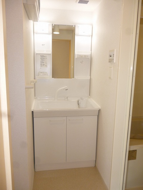 ルピナスＣの洗面所