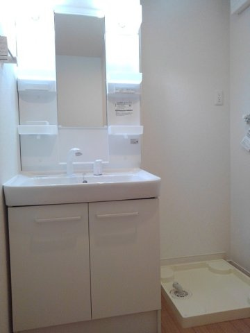 メゾン・ド・リシェスＣの洗面所|脱衣スペースもあります