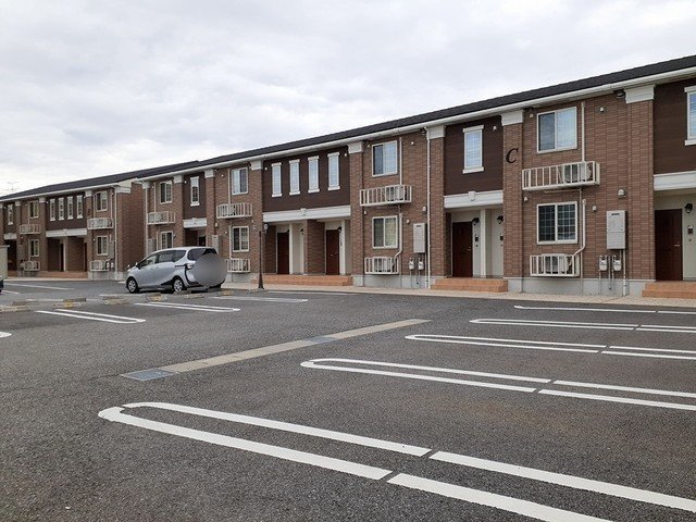 メゾン・ド・リシェスＣの駐車場|カースペースがあります