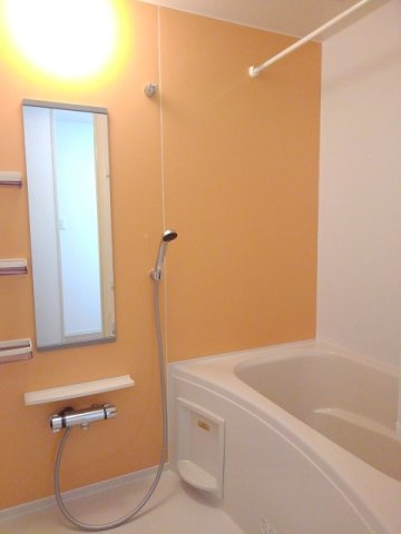 メゾン・ド・リシェスＣの浴室|落ち着いた空間のお風呂です