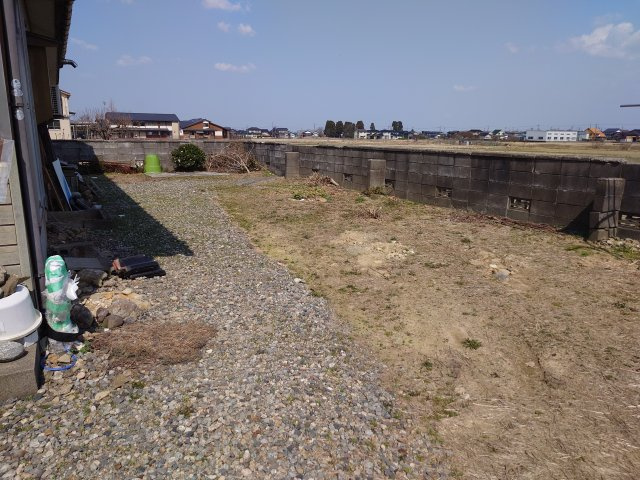 婦中町高日附貸家の庭|お庭の付いた物件です