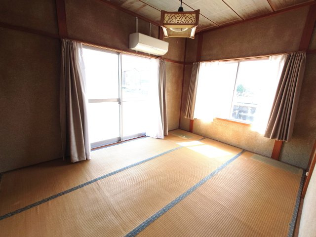 婦中町高日附貸家の和室|1階