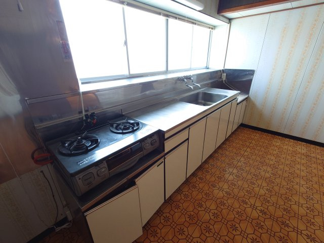 婦中町高日附貸家のキッチン|キッチンでお料理をお楽しみください