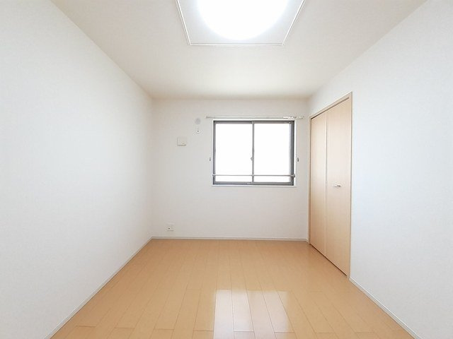 レガーロの内装|明るい室内です