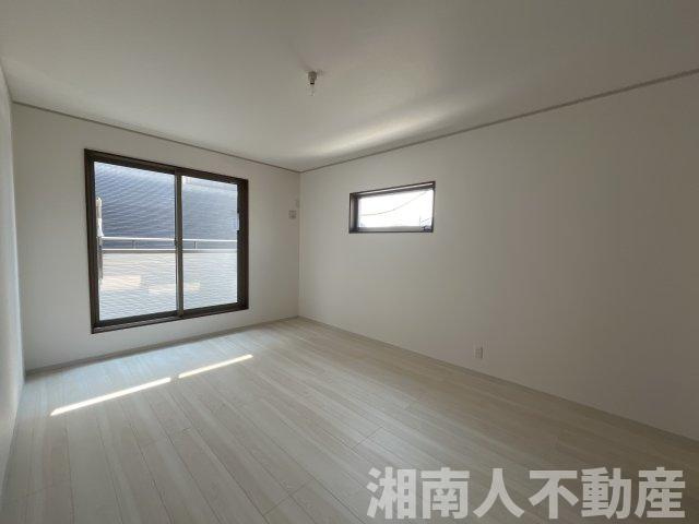 平塚市平塚３丁目　未入居住宅　の洋室|広々とした洋室です