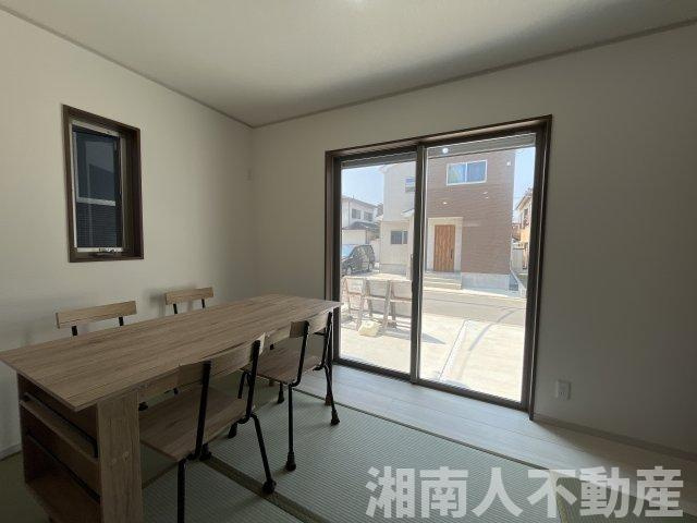 平塚市平塚３丁目　未入居住宅　の和室|柔らかい畳が心地よい和室