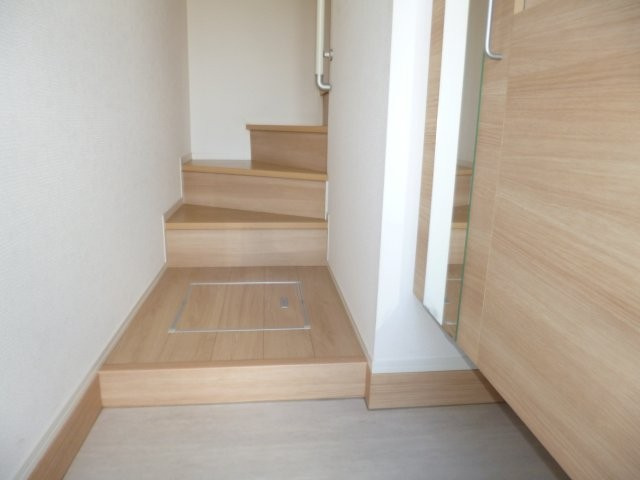 ＰＲＵＮＥの玄関