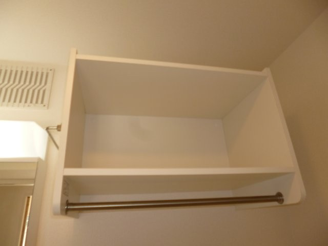 ＰＲＵＮＥの洗面所|洗濯機上棚