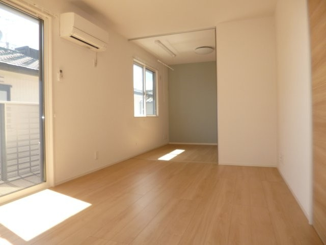 ＰＲＵＮＥの居間・リビング