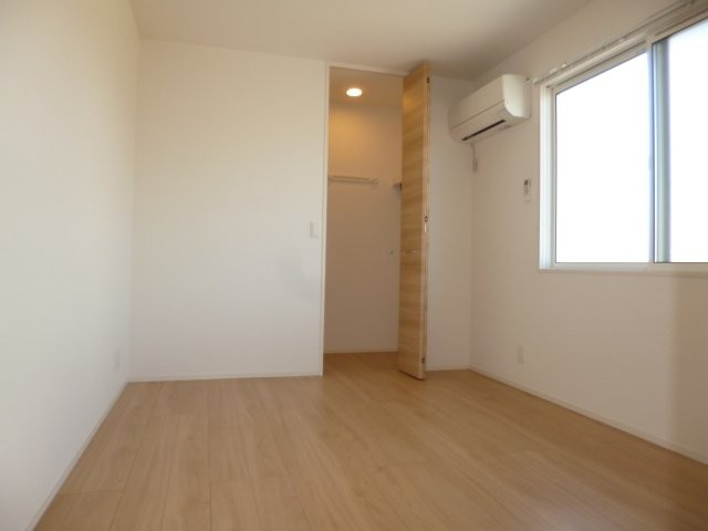 ＰＲＵＮＥの洋室