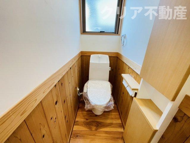 【トイレ】 | 前橋市六供町　中古住宅　勾配天井の明るいリビング | 2F