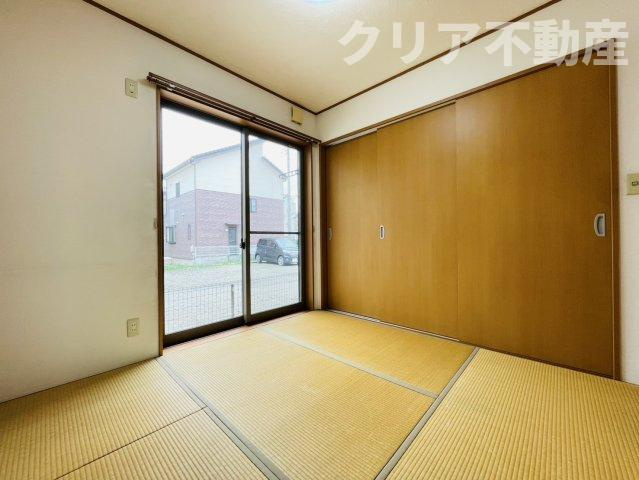 【和室】 | 前橋市六供町　中古住宅　勾配天井の明るいリビング