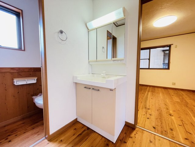 【洗面所】 | 前橋市六供町１丁目　中古住宅 | 1F
