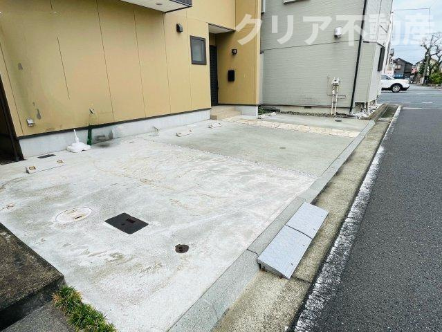 【駐車場】 | 前橋市六供町　中古住宅　勾配天井の明るいリビング