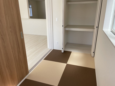 【和室】 | 河北町谷地【建売住宅】1号棟 | 客間としてもお子様のプレイルームとしてもご活用頂けます。