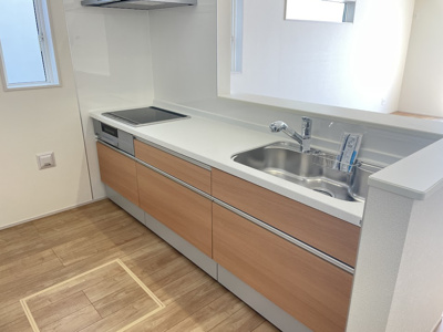 【キッチン】 | 河北町谷地【建売住宅】2号棟 | 広々ワイドなキッチンは料理がしやすく快適です。