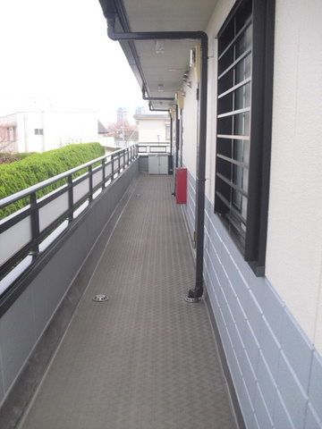 ヒルクレストの周辺|２Ｆ共用廊下