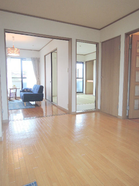 ヒルクレストの洋室|リビング