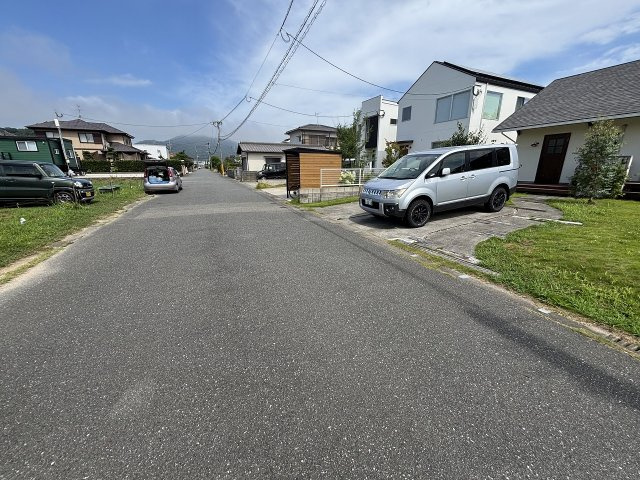今津　中古戸建　（2025年成約済）の前面道路含む現地写真
