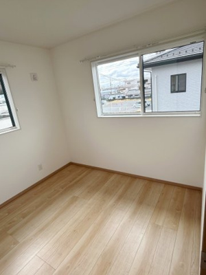 【洋室】 | トゥルービレッジA | 南側