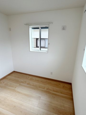 【洋室】 | トゥルービレッジA | 南側