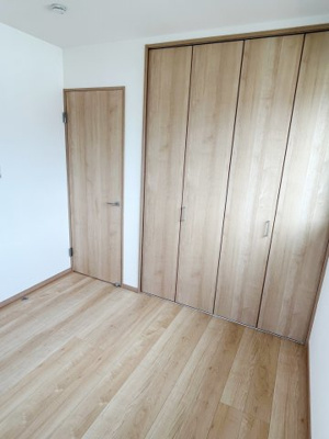 【洋室】 | トゥルービレッジA | 北西側