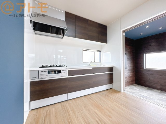 【キッチン】 | 駿河区中吉田　中古戸建　全1棟 | ご家族と一緒にお料理を楽しめる広々キッチンです♪