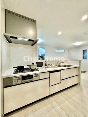 【キッチン】 | 葛飾区西水元2丁目新築分譲住宅 | ワイドで収納豊富なシステムキッチン・