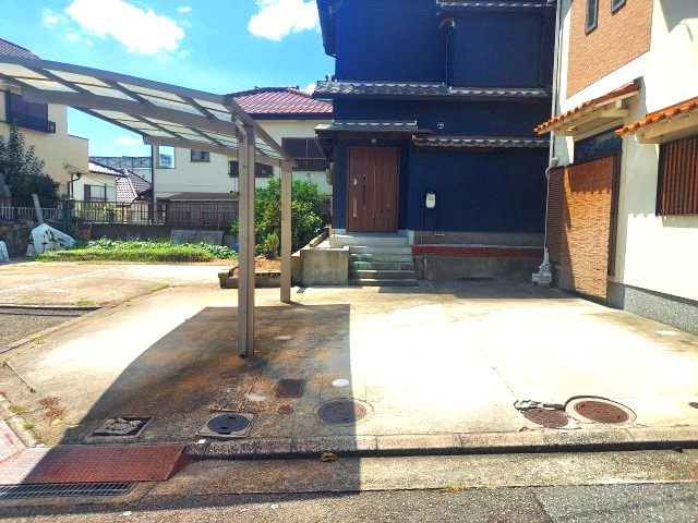 宝塚市小浜5丁目一戸建の駐車場
