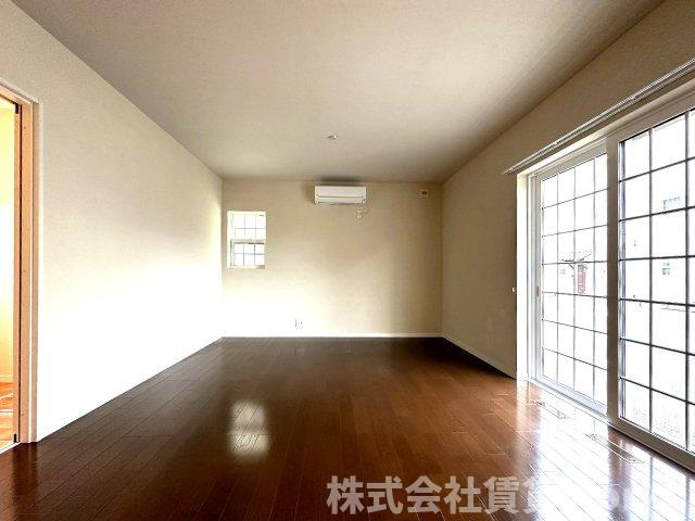 ル・クレール南田宮Aの居間・リビング|使いやすいリビングです