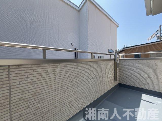 平塚市平塚３丁目　新築戸建のバルコニー|暖かな日差しのふりそそぐバルコニー