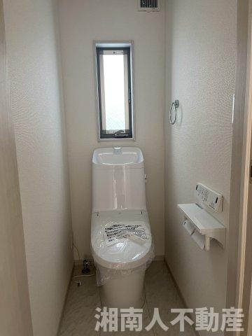 平塚市平塚３丁目　新築戸建のトイレ|清潔感のあるトイレです