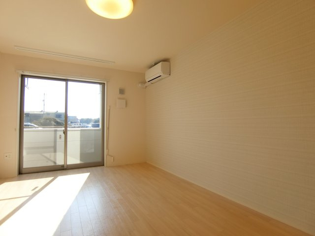 メゾン　ド　グラティアの居間・リビング