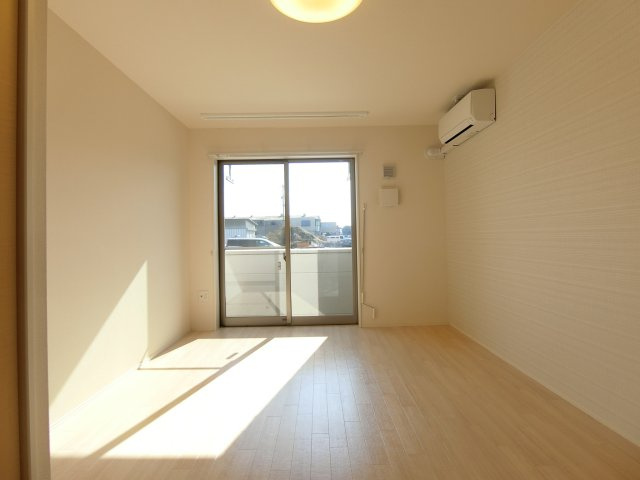 メゾン　ド　グラティアの居間・リビング