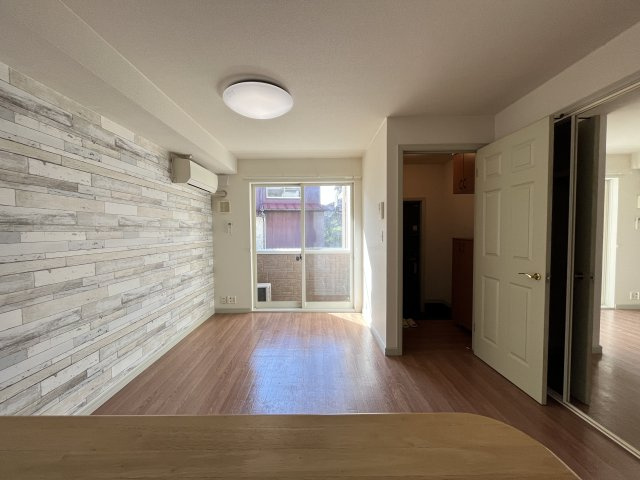 キャピタル旗ヶ崎の居間・リビング