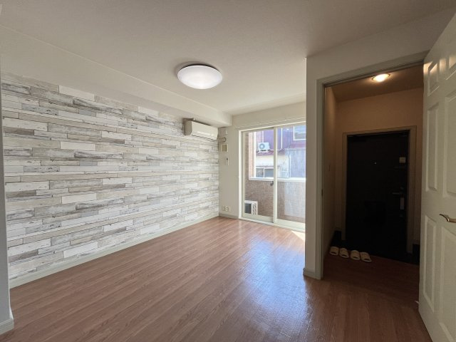 キャピタル旗ヶ崎の居間・リビング