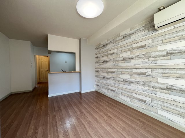 キャピタル旗ヶ崎の居間・リビング