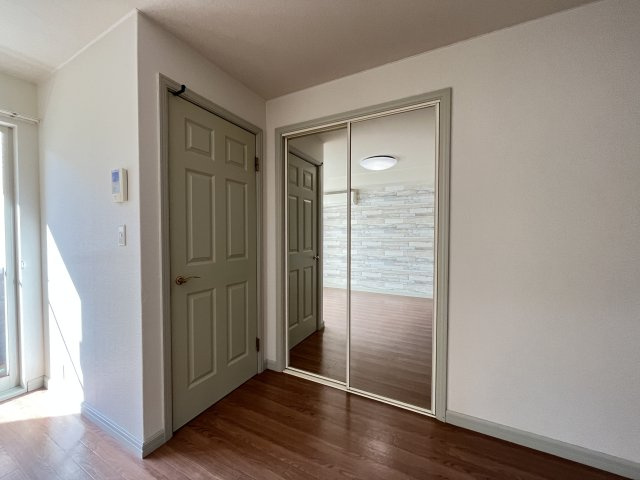 キャピタル旗ヶ崎の居間・リビング