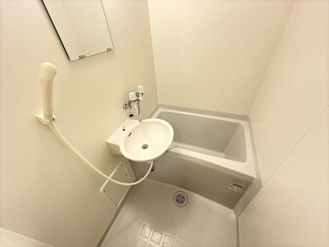 レオパレスフルール竹ノ下の浴室