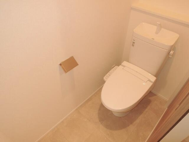 川崎市多摩区菅６丁目のテラスのトイレ