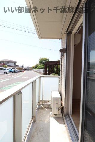 La Crece　W棟のバルコニー|お洗濯にも便利なバルコニー付き