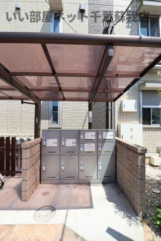 La Crece　W棟のその他共用部分|宅配ボックスがあると、自分の時間を有効活用できますね！