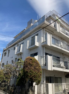 【外観】 | 鉄骨鉄筋コンクリート造のがっちりとした建物。