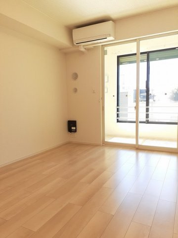 リアンの居間・リビング|こちらのリビングで趣味の時間をお楽しみください