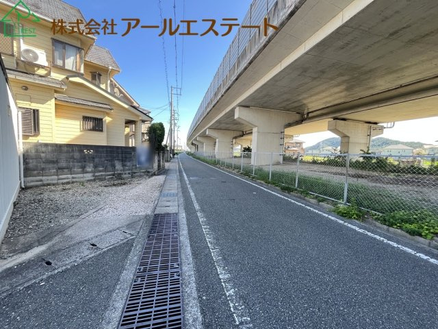 姫路市御国野町深志野　　JR「御着駅」徒歩16分の前面道路含む現地写真
