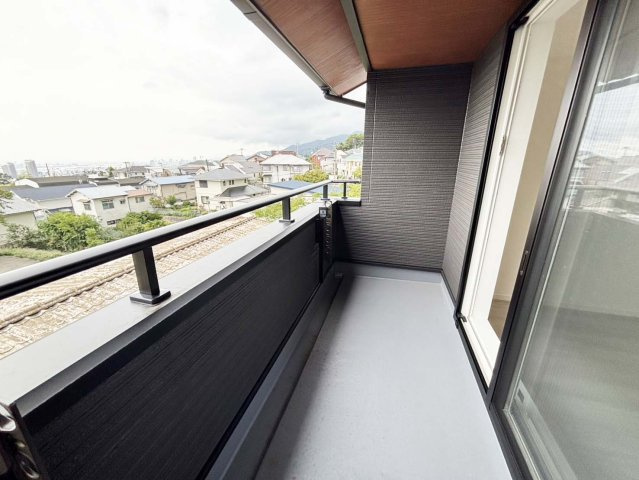 東灘区鴨子ヶ原3丁目新築一戸建のバルコニー